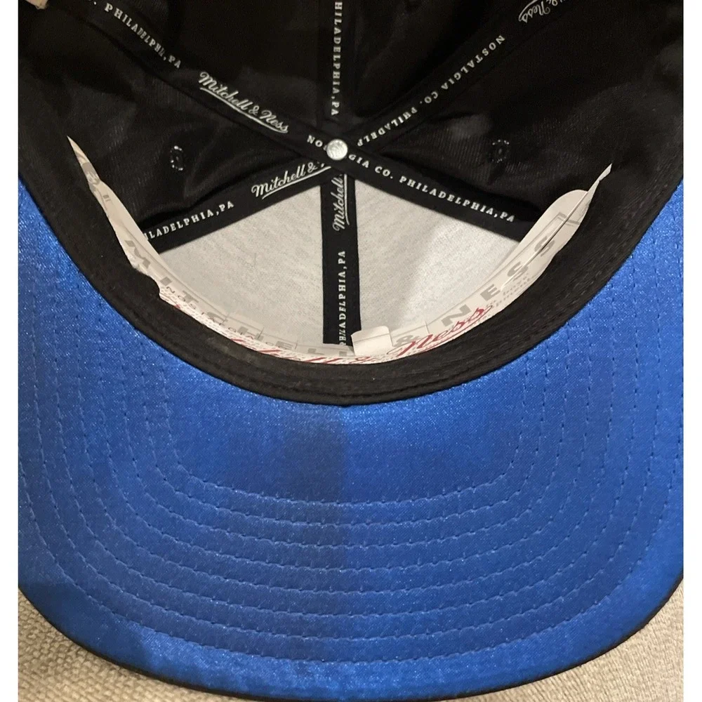 Golden State Warriors New Mitchell Ness Black Gold Snapback Era Hat